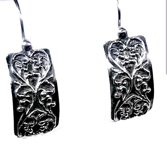 Silpada Vintage Sterling Silver Oxidized Filagree Etched Floral Design Earrings - Picture 6 of 9